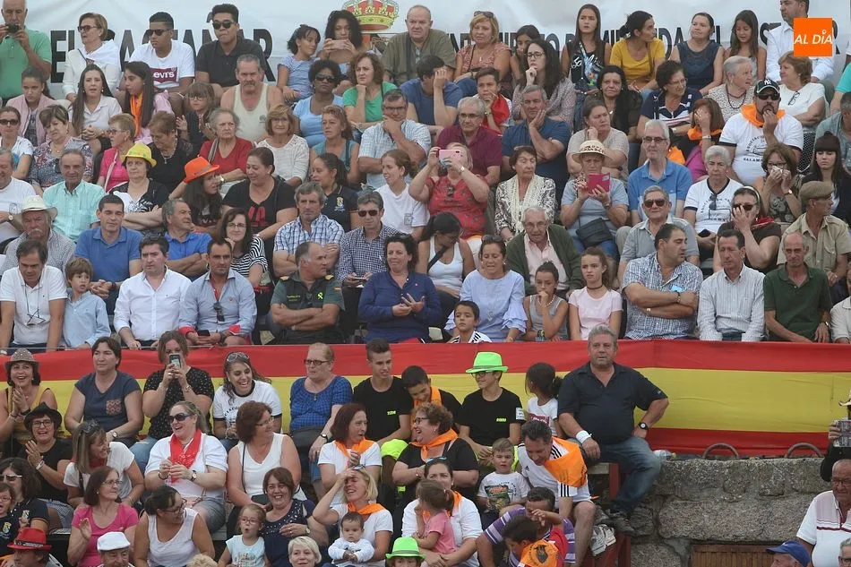 Foto 11 - Miranda despide sus festejos con una multitudinaria novillada