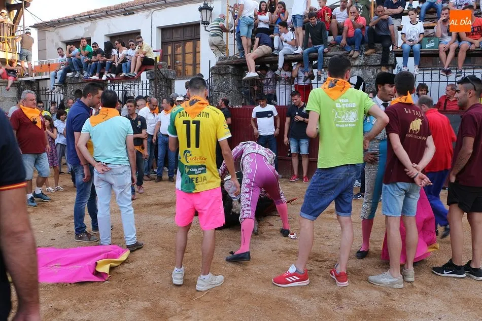 Foto 7 - Miranda despide sus festejos con una multitudinaria novillada