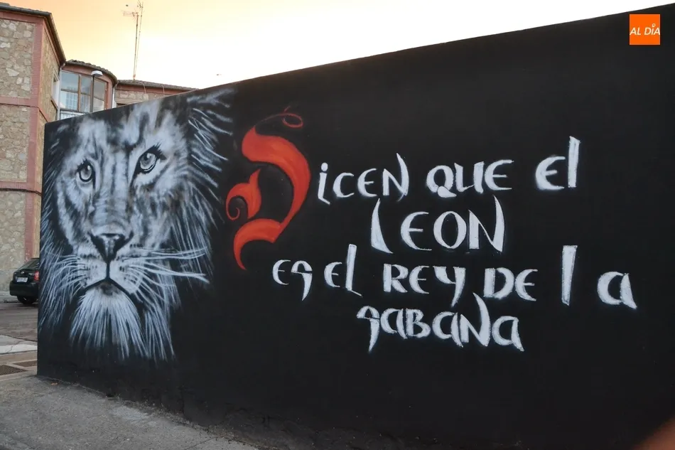 1Foto: El graffiti felino incorpora textos  