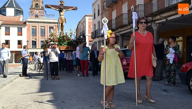 Numerosos fieles acompañaron al Cristo de San Luis en su fiesta anual