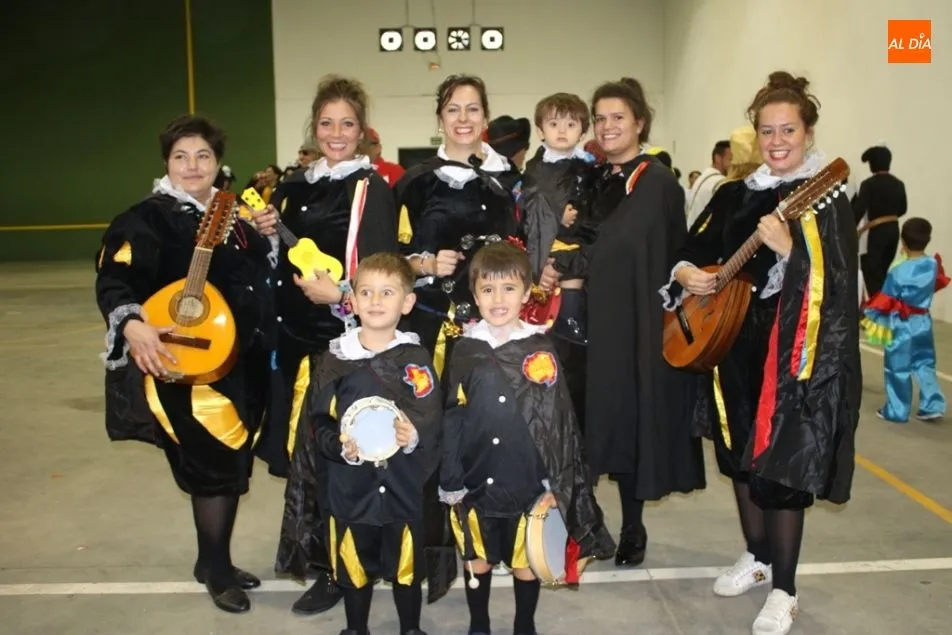 Foto 9 - Derroche de imaginaci&oacute;n en el desfile de disfraces