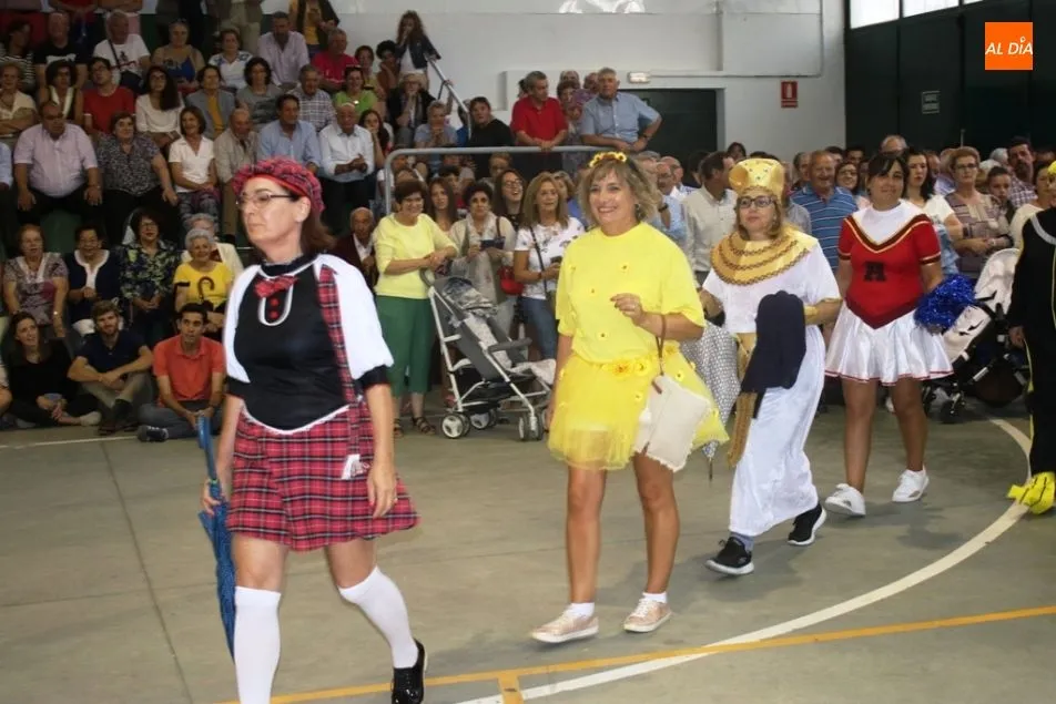 Foto 6 - Derroche de imaginaci&oacute;n en el desfile de disfraces