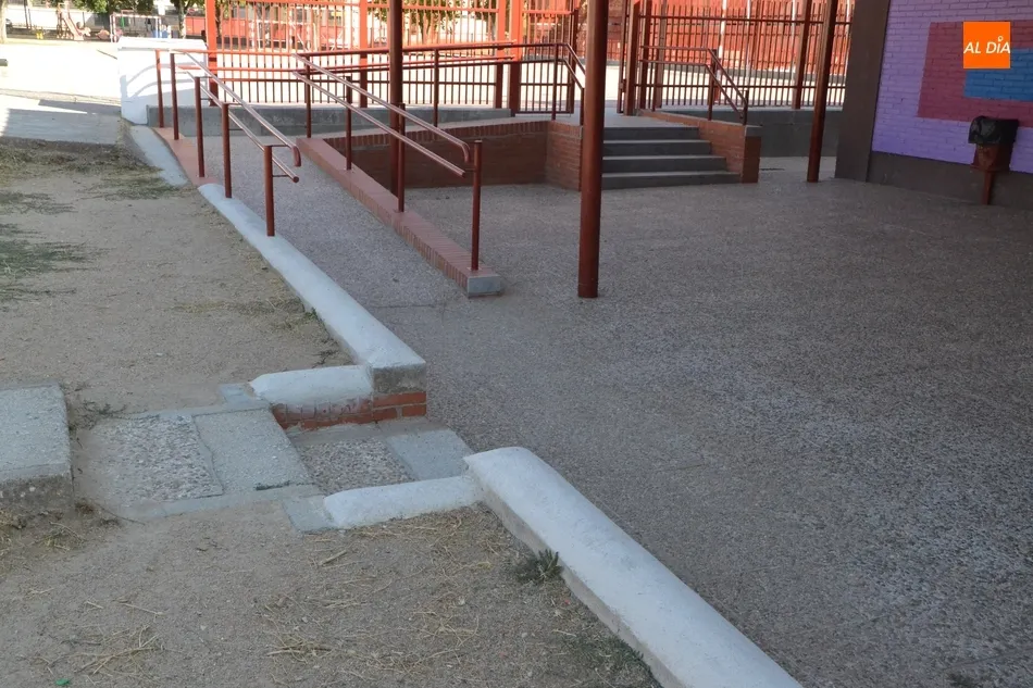 En el Colegio Miróbriga se ha mejorado el lomo del porche