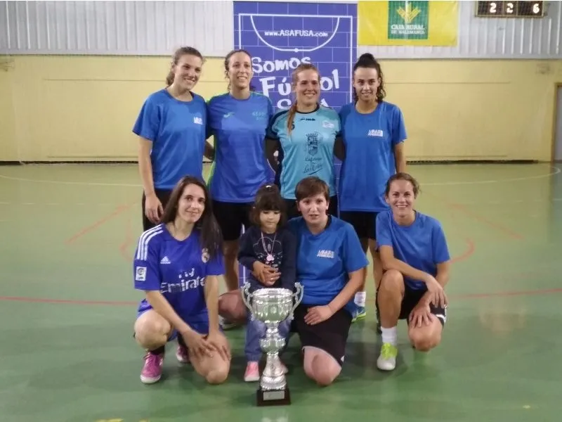 Foto 3 - El Puerto de Almuradiel &ndash;&nbsp;Bar Capuchinos vence en el Trofeo &lsquo;Virgen de la Vega&rsquo;
