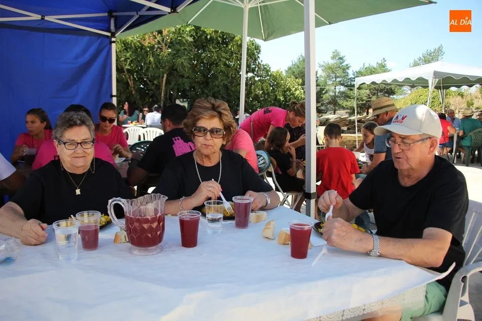 Foto 9 - Sigue la fiesta en Villares de Yeltes con una exquisita paella  