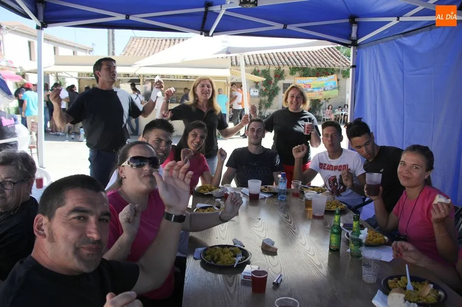 Foto 7 - Sigue la fiesta en Villares de Yeltes con una exquisita paella  