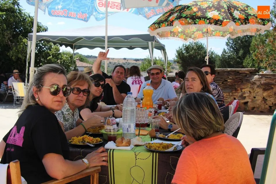 Foto 5 - Sigue la fiesta en Villares de Yeltes con una exquisita paella  