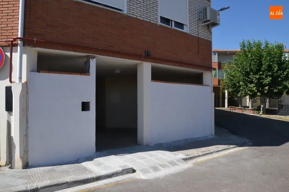 Foto 4 - Revuelo en el Barrio Nuevo al decidir la Urbanizaci&oacute;n Las Eras cerrar por completo el acceso a la...