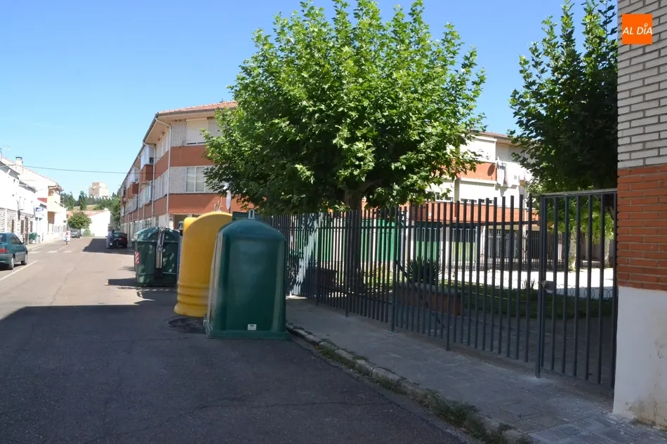 Foto 3 - Revuelo en el Barrio Nuevo al decidir la Urbanizaci&oacute;n Las Eras cerrar por completo el acceso a la...