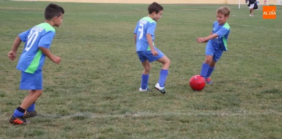 Foto 4 - El Alba de Tormes Club de F&uacute;tbol inicia una temporada ilusionante