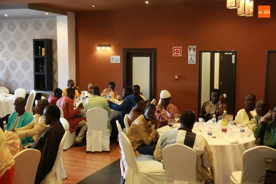 Foto 6 - La comunidad senegalesa se vuelca con su l&iacute;der espiritual, Serigne Mame