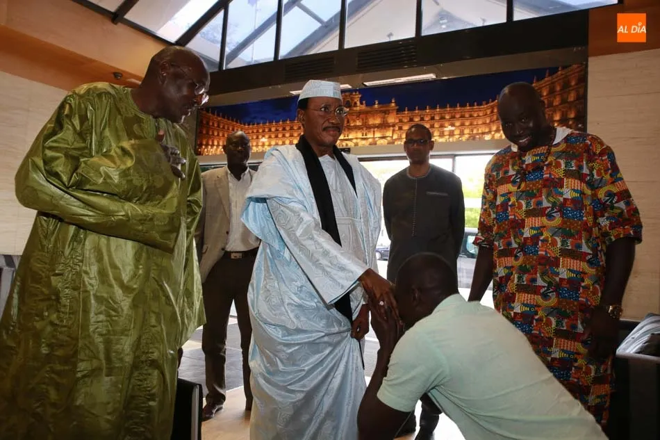 Foto 5 - La comunidad senegalesa se vuelca con su l&iacute;der espiritual, Serigne Mame