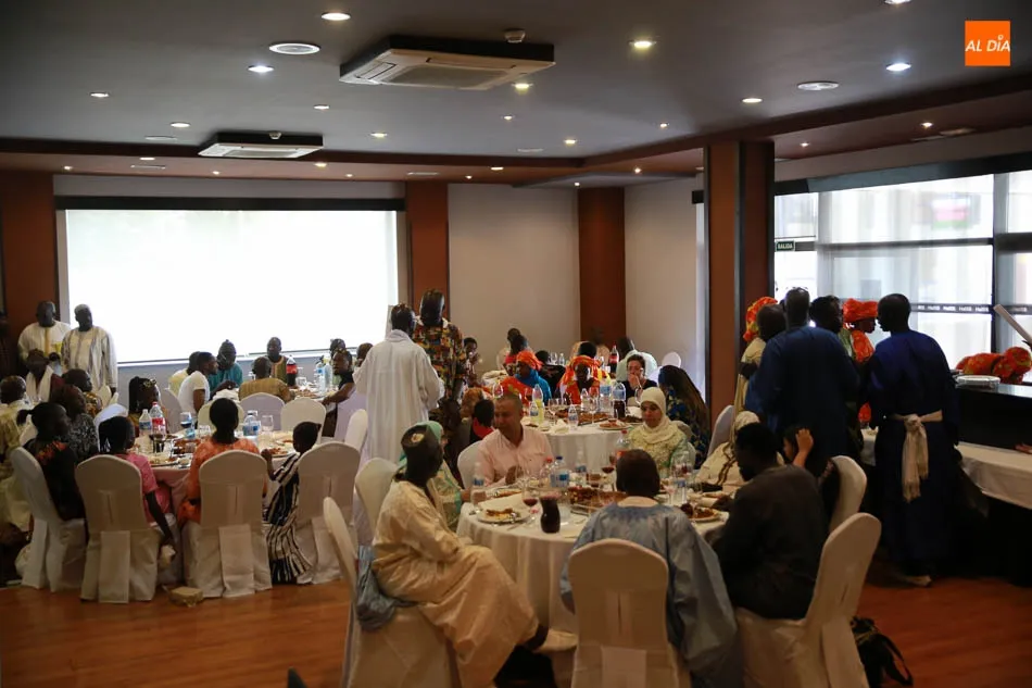 Foto 4 - La comunidad senegalesa se vuelca con su l&iacute;der espiritual, Serigne Mame