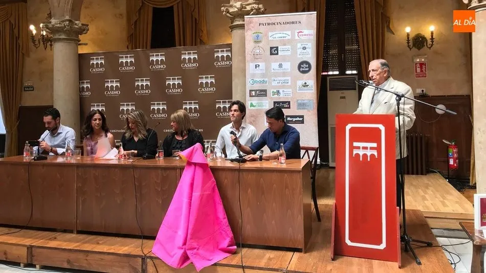 Arrancan con una gran acogida ‘Los Aperitivos Taurinos del Casino’