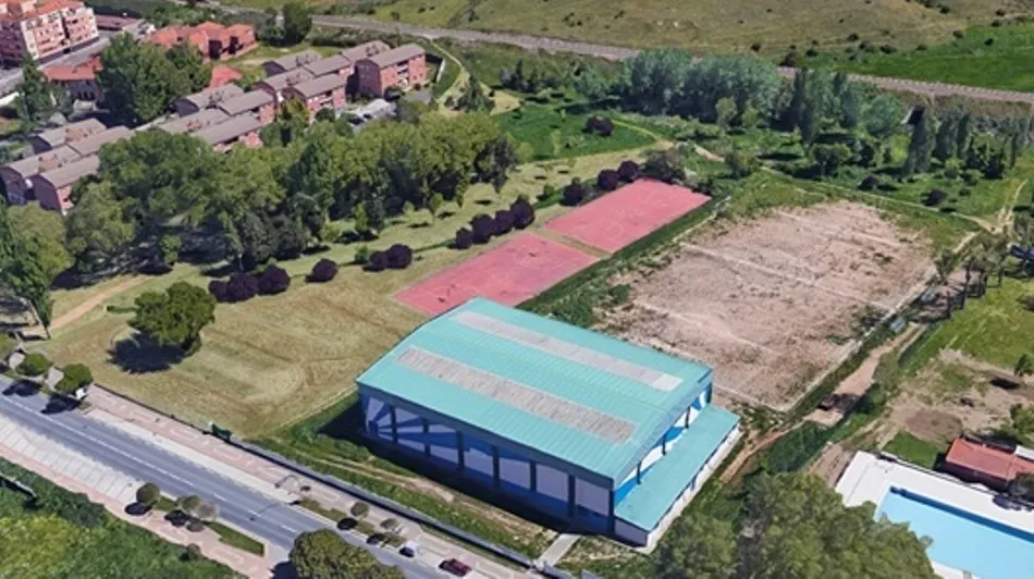 Foto 2 - Inversi&oacute;n de m&aacute;s de dos millones de euros para un nuevo complejo deportivo en Tejares