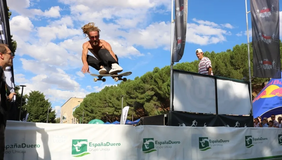 La colaboración de EspañaDuero en el festival Sala-U se concretó en las exhibiciones y competiciones de skate y  acrobacias con bicicleta que tuvieron lugar en La Vaguada de la Palma