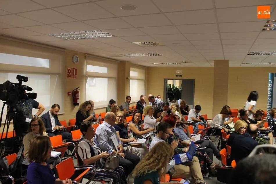 Foto 4 - El periodismo espa&ntilde;ol se compromete a minimizar la estigmatizaci&oacute;n del Alzheimer