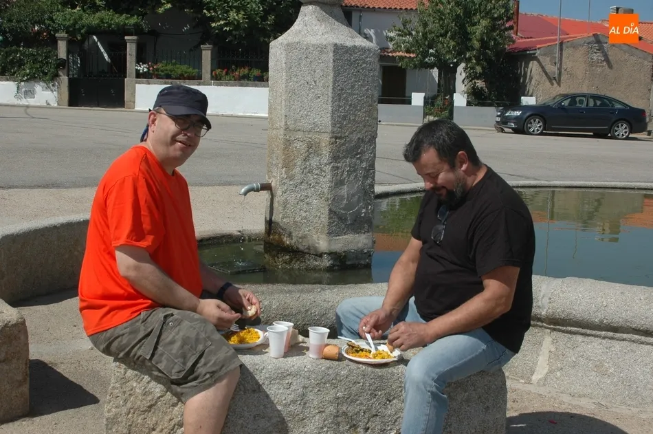 Foto 11 - En Ba&ntilde;ob&aacute;rez cogen fuerza con una paella ante lo que tienen por delante  