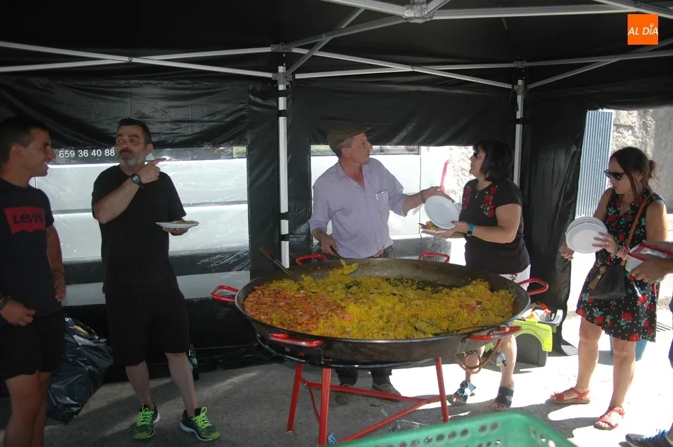 Foto 6 - En Ba&ntilde;ob&aacute;rez cogen fuerza con una paella ante lo que tienen por delante  