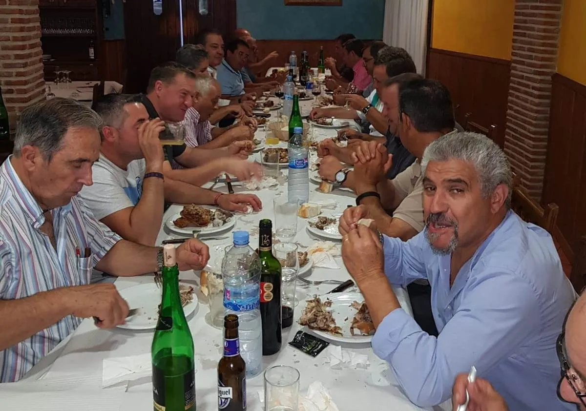 Foto 2 - Flor&iacute;n celebra su medio siglo de vida rodeado de amigos  