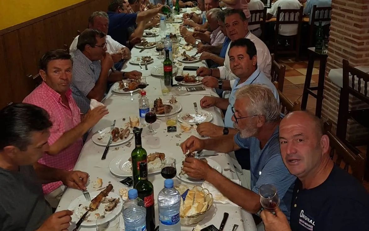 Florín celebra su medio siglo de vida rodeado de amigos  