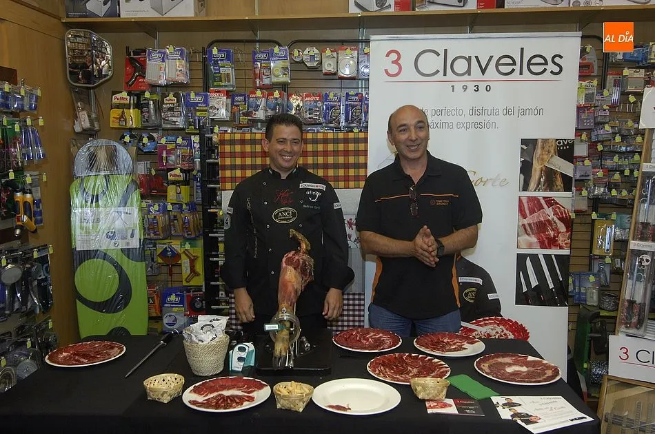 José Manuel Hidalgo y Gonzalo González, gerente de Ferretería Sertorio/Fotos:Adrián Martín