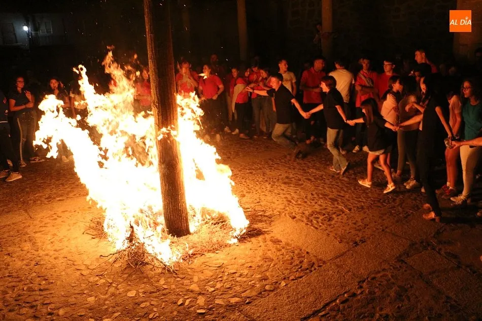 Foto 11 - Un preg&oacute;n con sorpresa de Carlos Castro da inicio a los festejos del Cristo