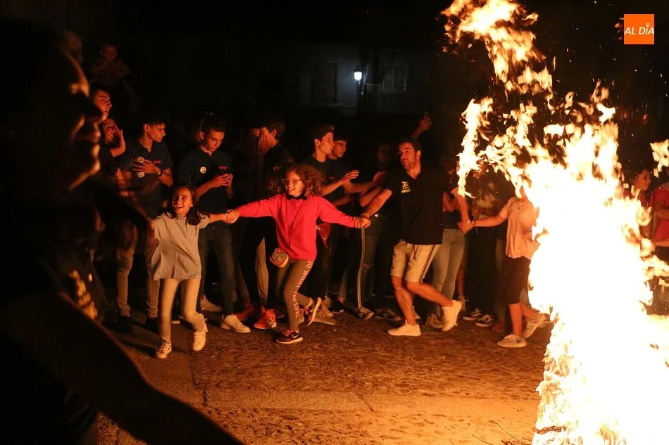 Foto 10 - Un preg&oacute;n con sorpresa de Carlos Castro da inicio a los festejos del Cristo