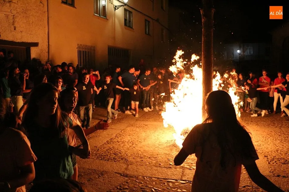 Foto 9 - Un preg&oacute;n con sorpresa de Carlos Castro da inicio a los festejos del Cristo