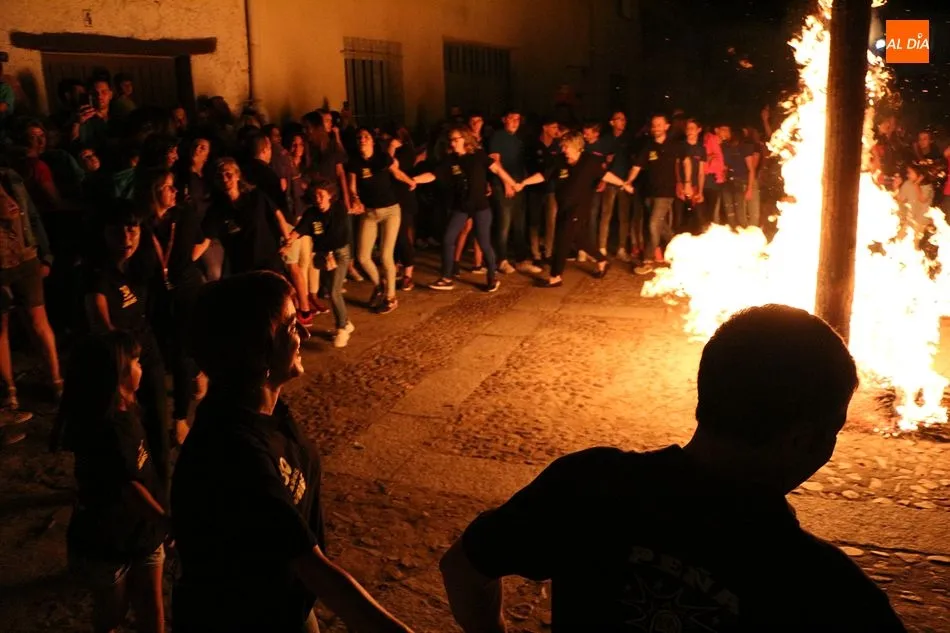 Foto 7 - Un preg&oacute;n con sorpresa de Carlos Castro da inicio a los festejos del Cristo