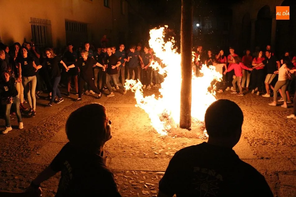 Foto 5 - Un preg&oacute;n con sorpresa de Carlos Castro da inicio a los festejos del Cristo