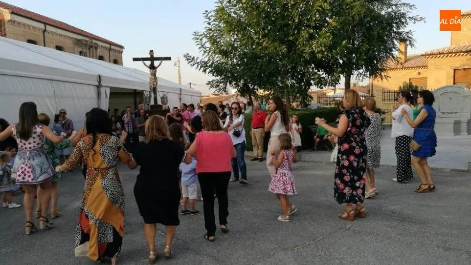 Foto 8 - Anaya de Alba, con el Cristo del Amparo
