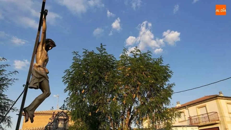 Foto 7 - Anaya de Alba, con el Cristo del Amparo