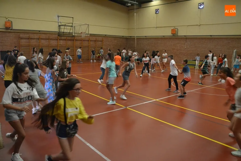 Foto 10 - Primer d&iacute;a &lsquo;de clase&rsquo; para la masiva nueva promoci&oacute;n de 1&ordm; de la ESO del Fray Diego  
