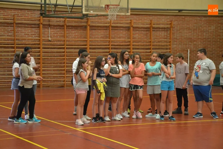 Foto 6 - Primer d&iacute;a &lsquo;de clase&rsquo; para la masiva nueva promoci&oacute;n de 1&ordm; de la ESO del Fray Diego  