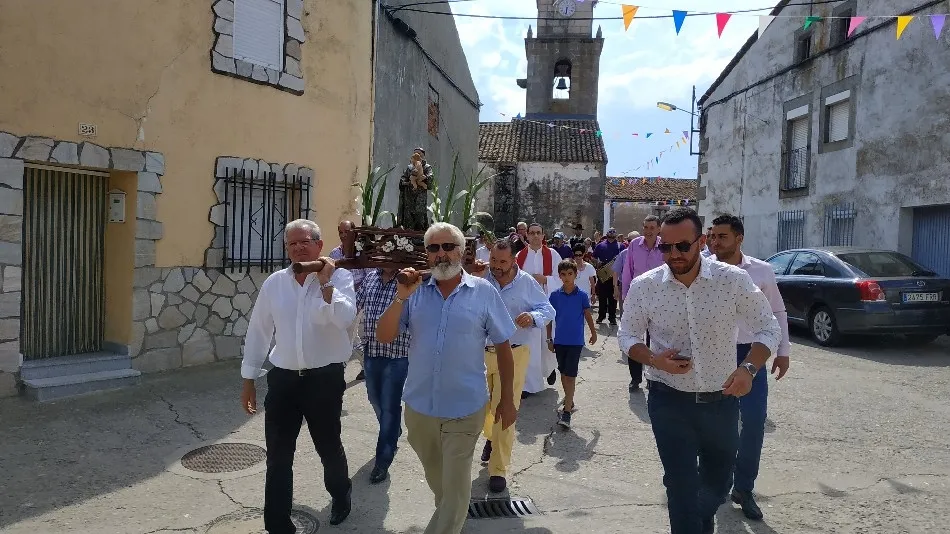 Los vecinos honran a San Antonio