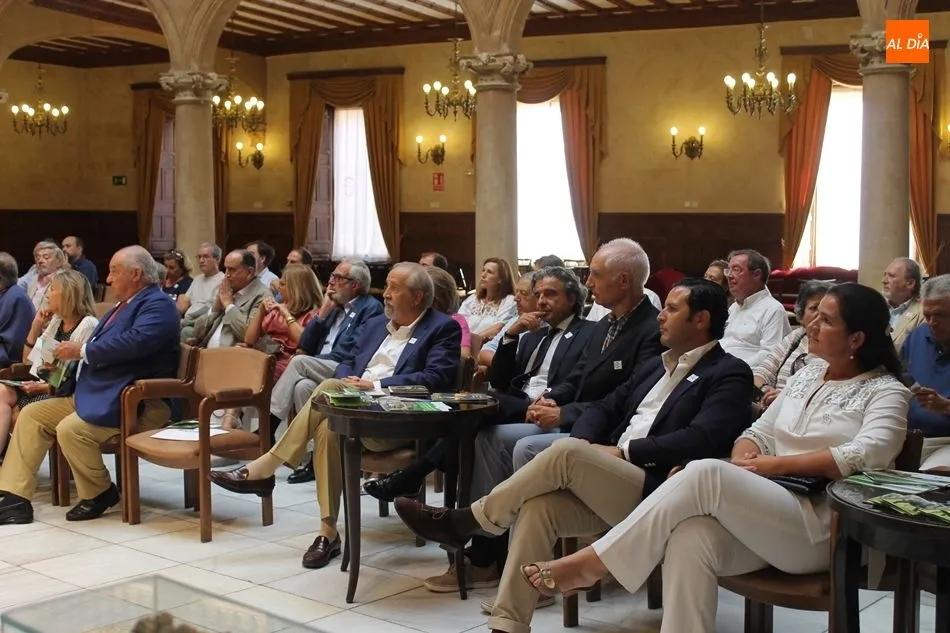 Foto 5 - La Uni&oacute;n de Criadores de Toros de Lidia promociona los valores socio-medioambientales de la raza...