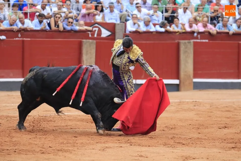 Foto 5 - Juan del &Aacute;lamo abre la tercera puerta grande de la Feria