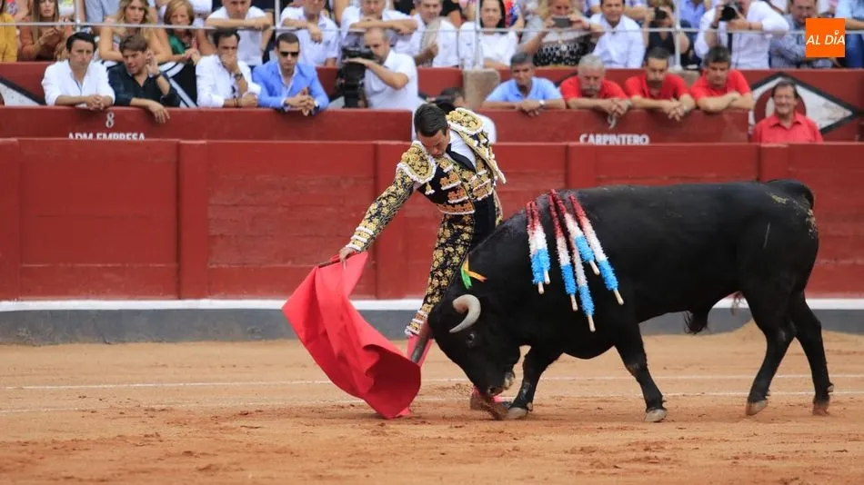 Foto 7 - Juan del &Aacute;lamo abre la tercera puerta grande de la Feria