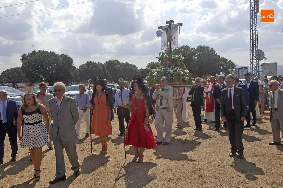 Foto 11 - Multitudinaria Romer&iacute;a del Santo Cristo de la Laguna en Aldehuela de Yeltes  