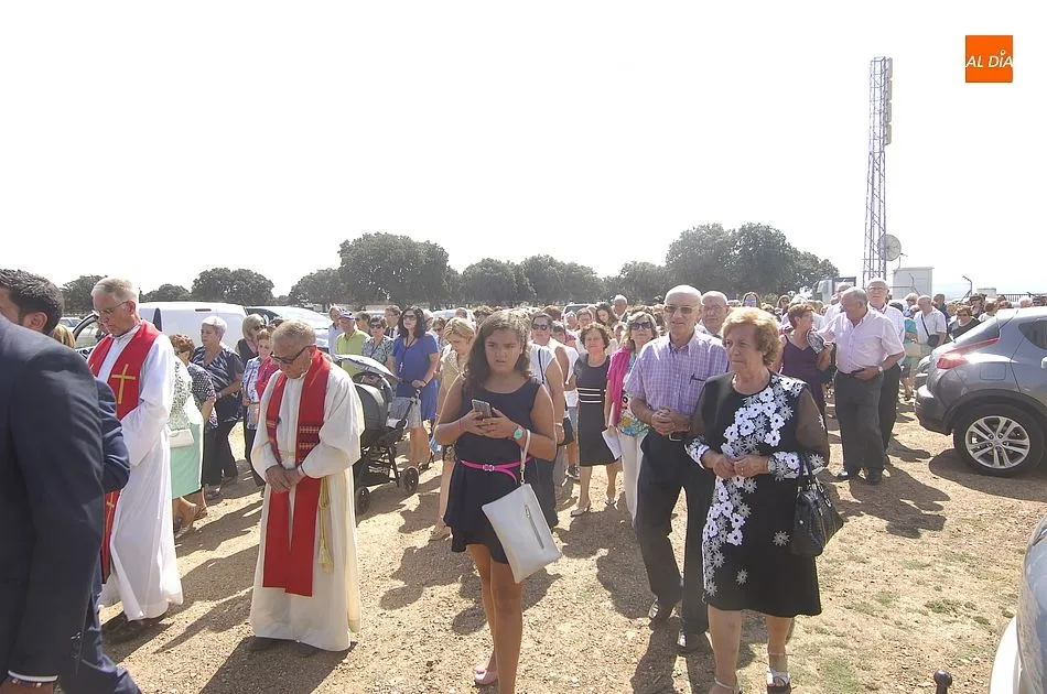Foto 7 - Multitudinaria Romer&iacute;a del Santo Cristo de la Laguna en Aldehuela de Yeltes  