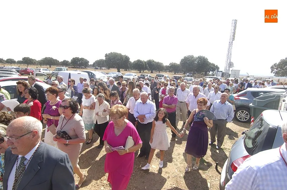 Foto 5 - Multitudinaria Romer&iacute;a del Santo Cristo de la Laguna en Aldehuela de Yeltes  