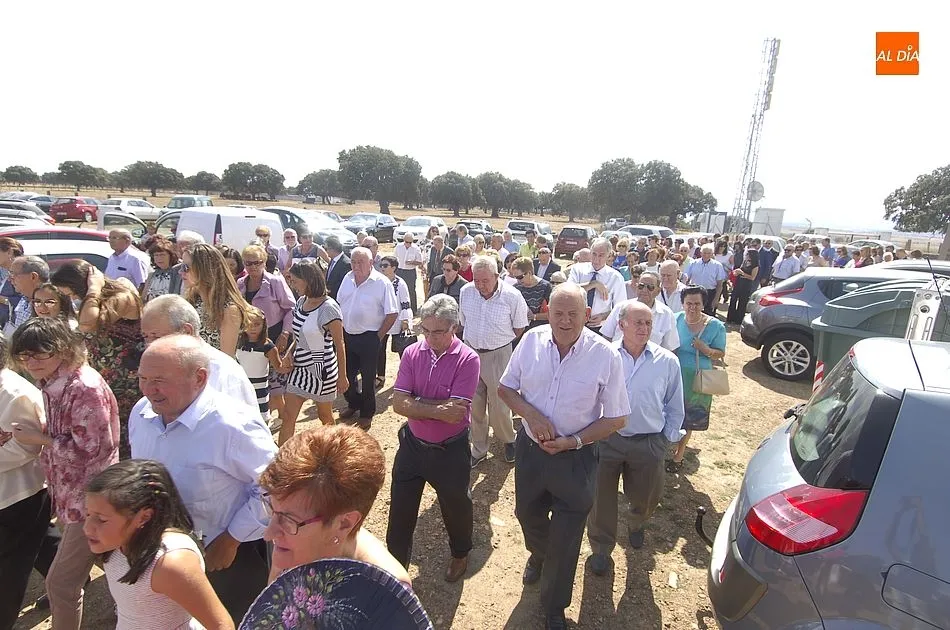Foto 4 - Multitudinaria Romer&iacute;a del Santo Cristo de la Laguna en Aldehuela de Yeltes  