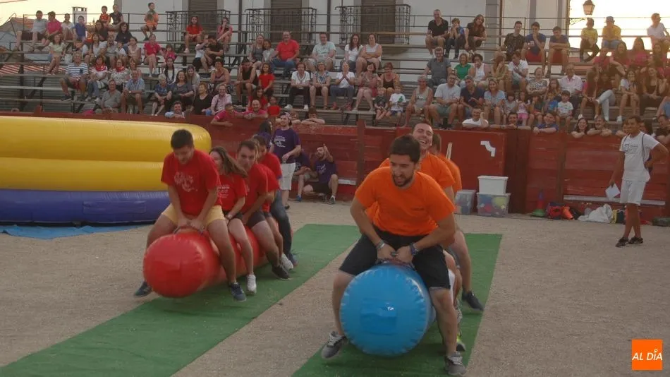 El humor amarillo llenó la plaza de risas / FOTOS: SILVESTRE
