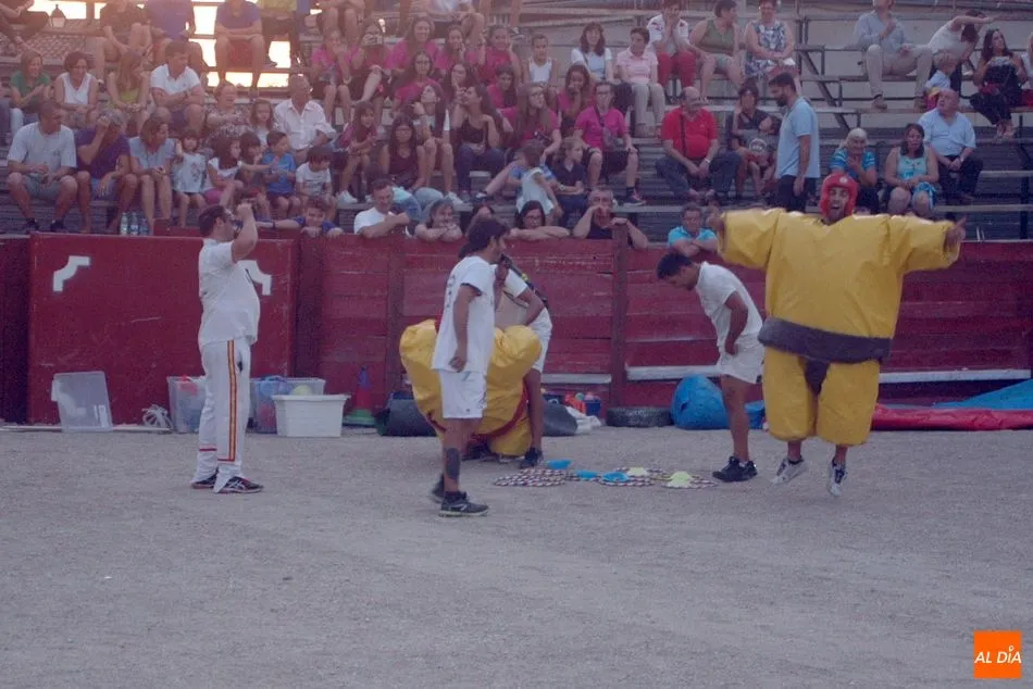 Foto 4 - Los juegos de humor amarillo ponen la guinda divertida al d&iacute;a del Cristo en Ba&ntilde;ob&aacute;rez  