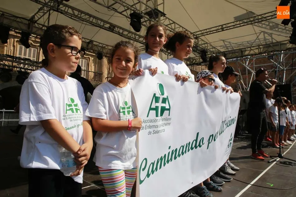 Foto 3 - AFA Salamanca celebra su 30 aniversario con una marcha para sensibilizar sobre el Alzheimer