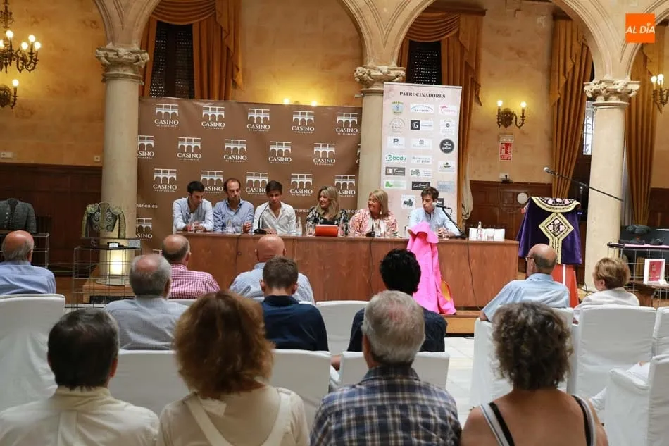 Foto 2 - &lsquo;Los Aperitivos Taurinos del Casino&rsquo; reivindican a los ausentes de la Feria con otro lleno de...