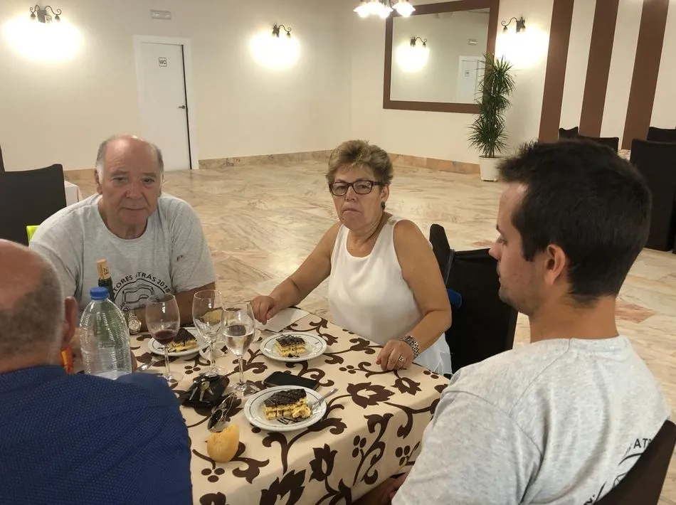 Foto 4 - La VII Concentraci&oacute;n Nacional &lsquo;Motores Atr&aacute;s&rsquo; visita Vitigudino  