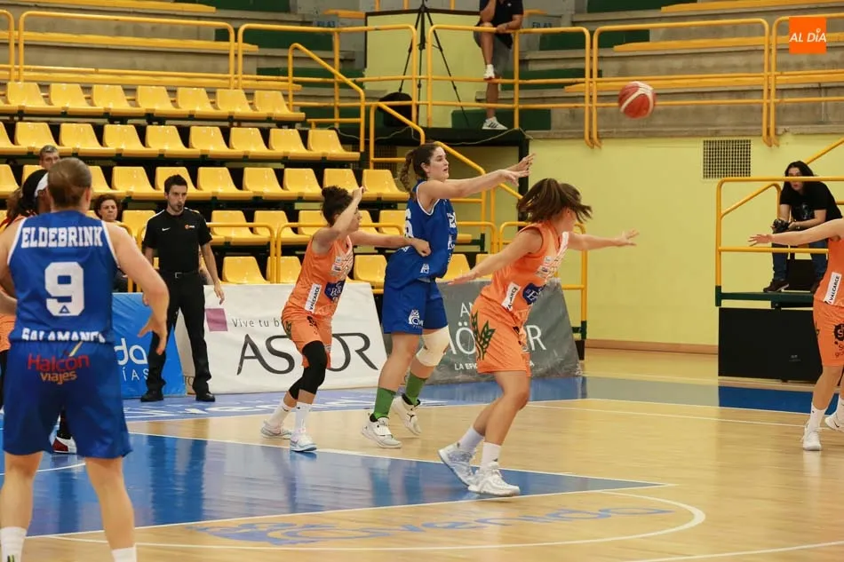 Foto 10 - Perfumer&iacute;as Avenida cae (66-74) ante el Zamarat en su primer test de pretemporada