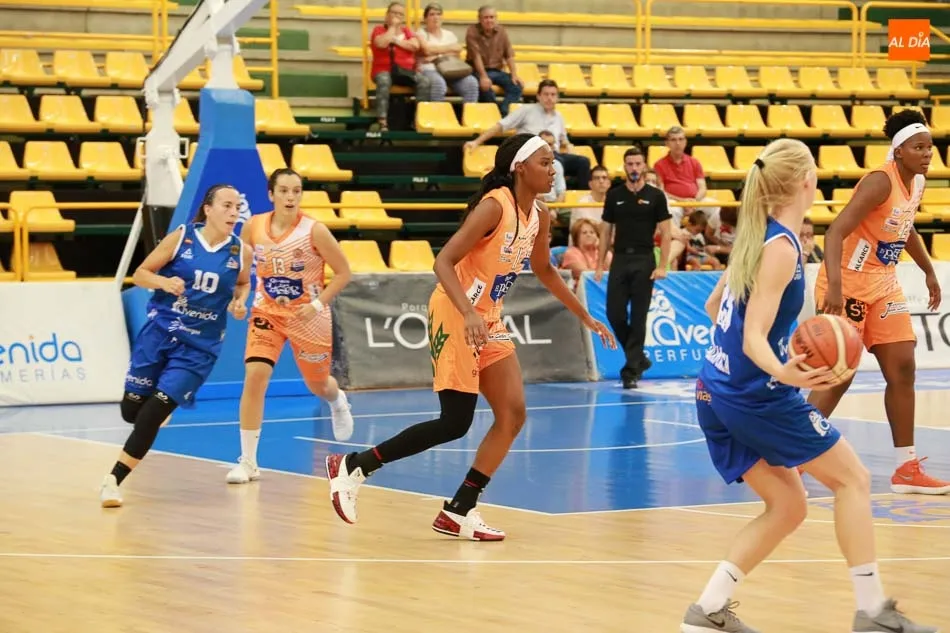 Foto 4 - Perfumer&iacute;as Avenida cae (66-74) ante el Zamarat en su primer test de pretemporada